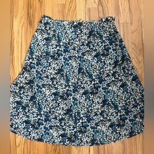 Christopher and banks woman’s size 12p skirt blues/cream petite